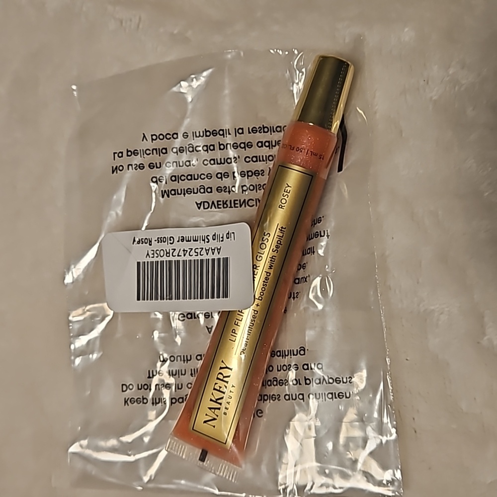 Nakery Lip Treatment  Shimmer Gloss First BLloom NEW